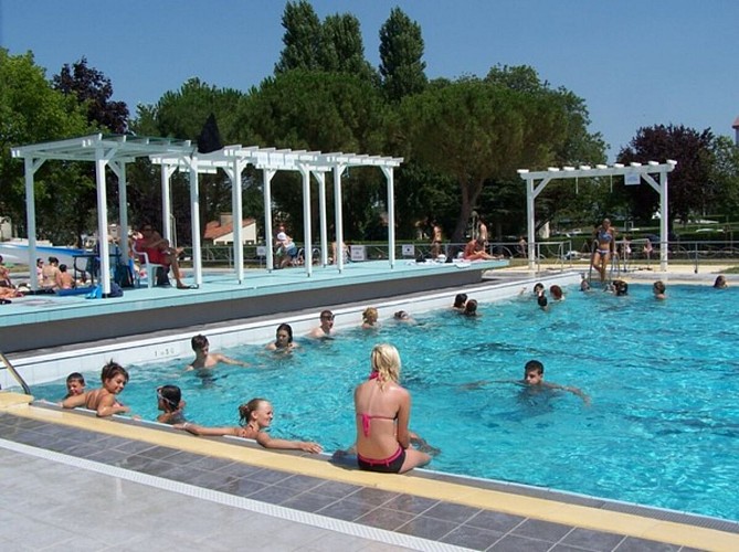 Piscine communautaire de plein air "La Doue"