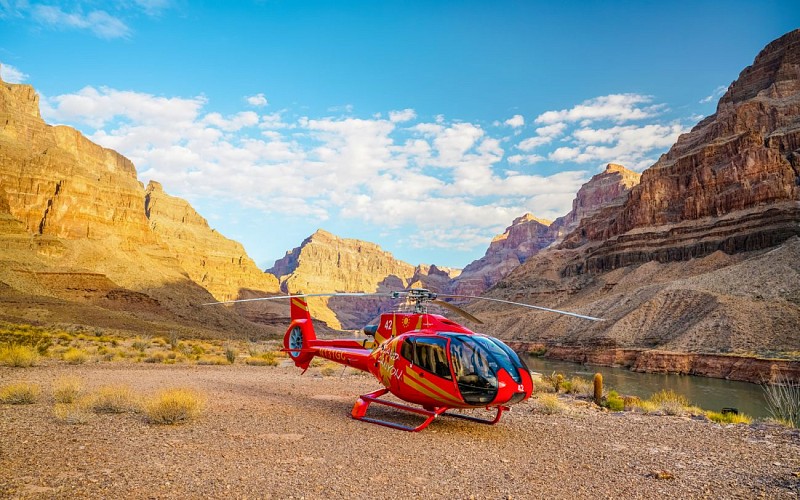 From Las Vegas: 70+ min Grand Canyon West Rim Helicopter Tour Plus Canyon Floor Landing with Champagne