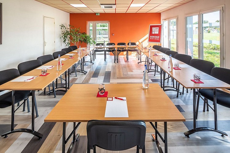 Carre-Pau-A.-Hotel---salle-reunion-2