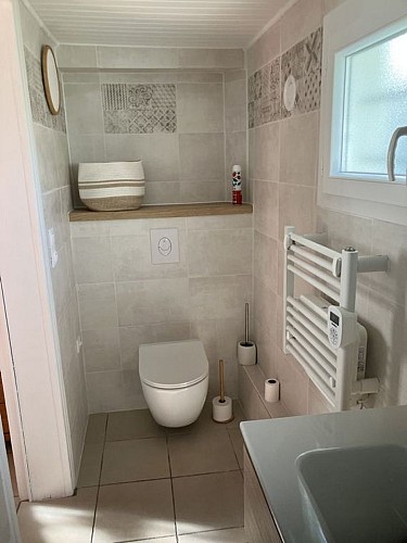 prat photo 2 - 1K JPEG