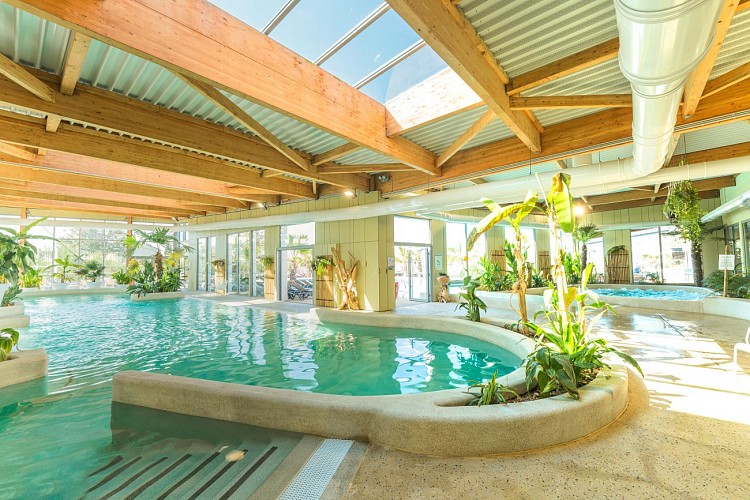 Piscine intérieure chauffée