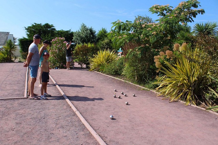 camping-les-prairies-de-la-mer-boulodrome