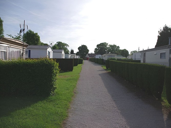 Camping du Prieuré à Bavent - vue générale mobil home