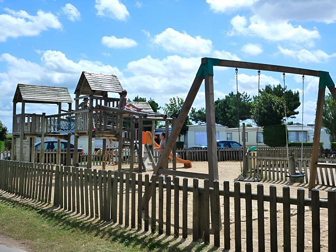 Camping les Salines à Colleville-Montgomery - jeux pour enfants