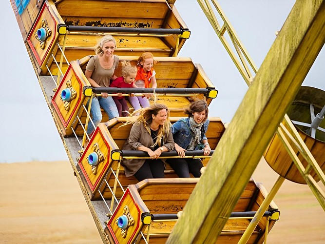 55032-Festyland-Caen_la_mer_Tourisme___Les_Conteurs_(Droits_reserves_Office_de_Tourisme___des_Congres)