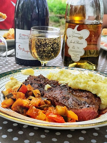 Une grillade en bateau - Détours en Loire