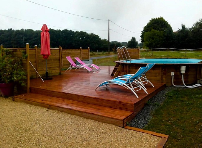 piscine-la-villa-mendieras-bussiere-galant