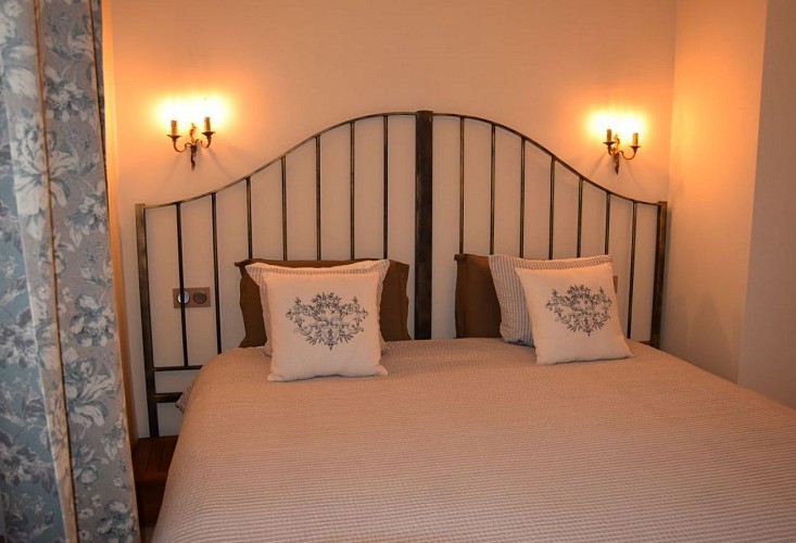 Vallée-Verte-Razac-lit-Chambre2-2