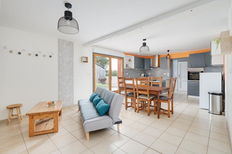 Grande pièce de vie.