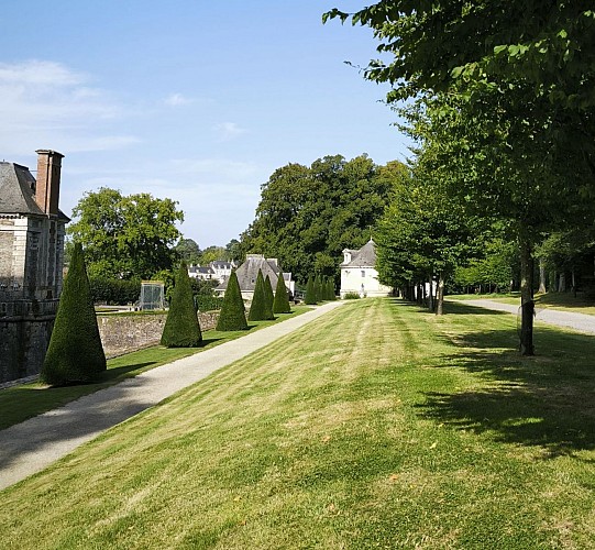 Allée du parc ©Château de Balleroy