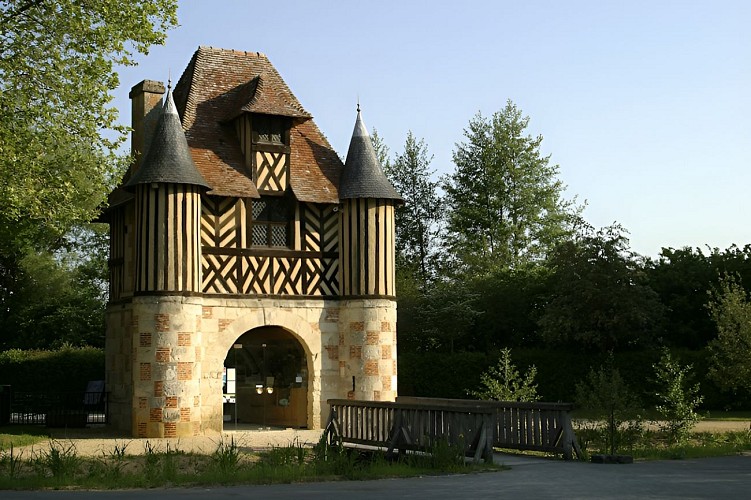 Château de Crèvecoeur_Porterie ©Alain Baudry