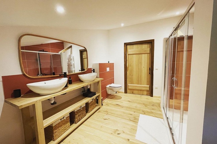 Salle de bains double douche