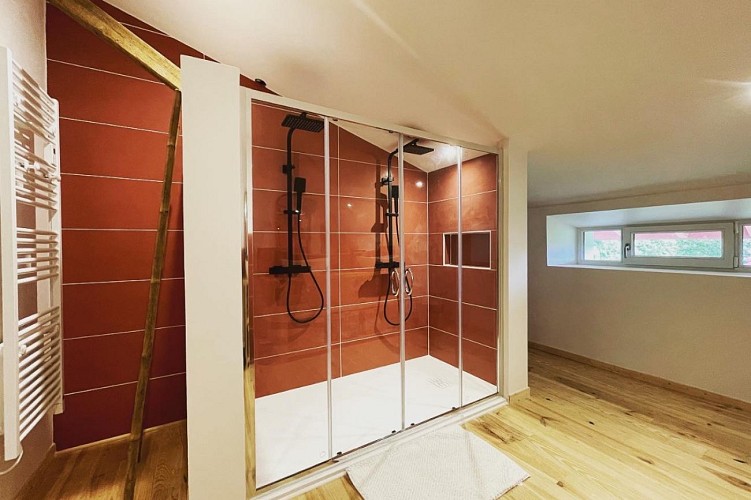 Salle de bains double douche