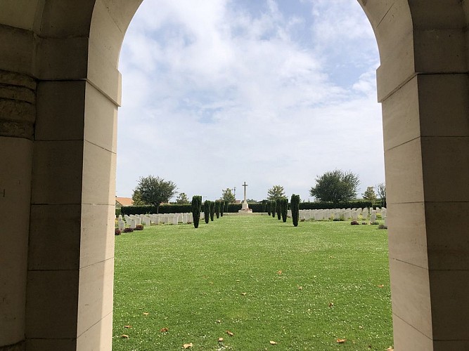 cimetiere-militaire-britannique-douvres-la-delivrande-credit-mathilde-lelandais (2)