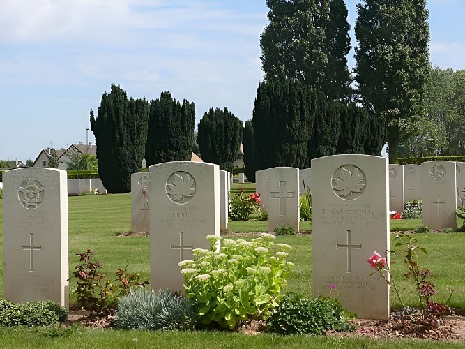 Cimetière militaire britannique, Douvres la Délivrande