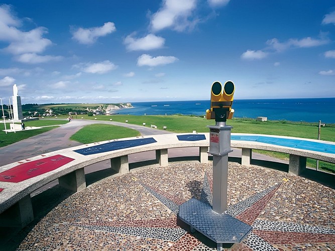 Panorama sur Arromanches et le port artificiel