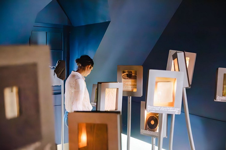 Maisons Satie Honfleur musée Erik Satie ©Camille Plichard_OT Honfleur (6)