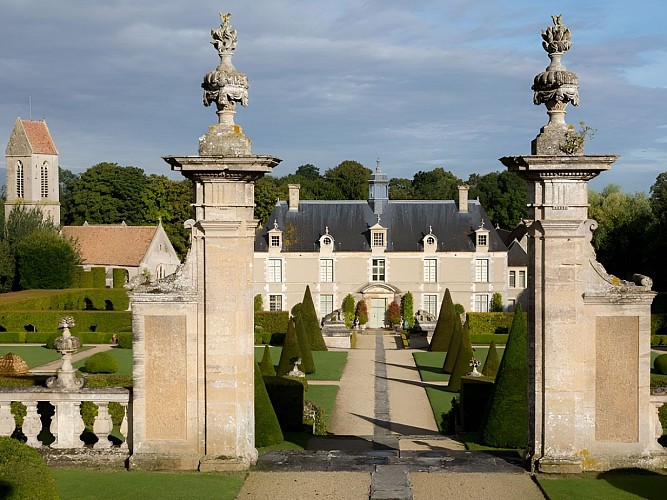 ENSEMBLE-chateau-de-BRECY-A