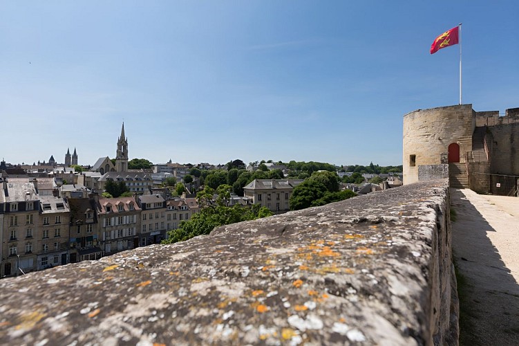 Caen__chateau_de_Caen-Caen_la_mer_Tourisme___Pauline___Mehdi_-_Photographie-46297-1200px