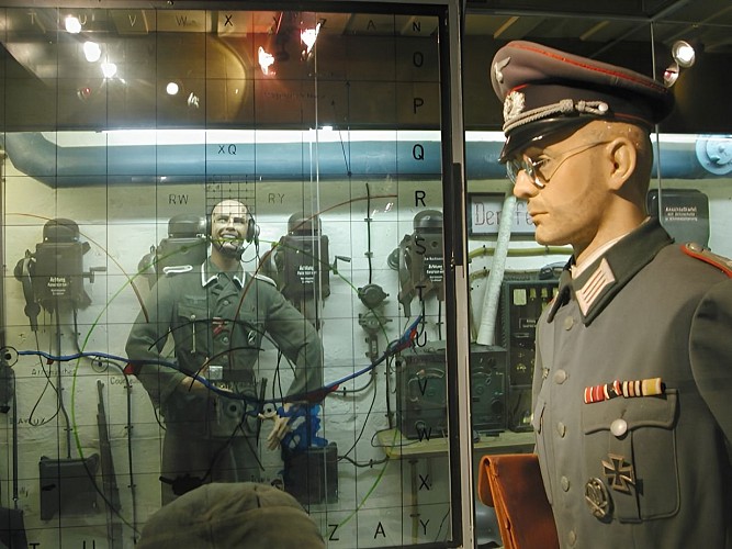 le-grand-bunker-ouistreham-vitrines