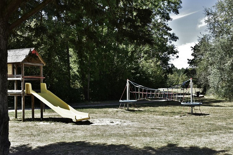 Plan d'eau et Guinguette à Oulins (5)