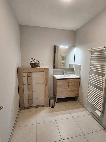 e9af7141-da8b-4813-b647-e45a15de3e42