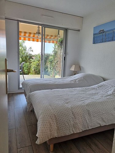 chambre deux petits lits