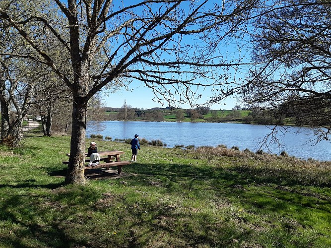 Aire de pique-nique - Etang des Planches