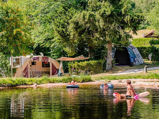 CAMPING LA STENIOLE