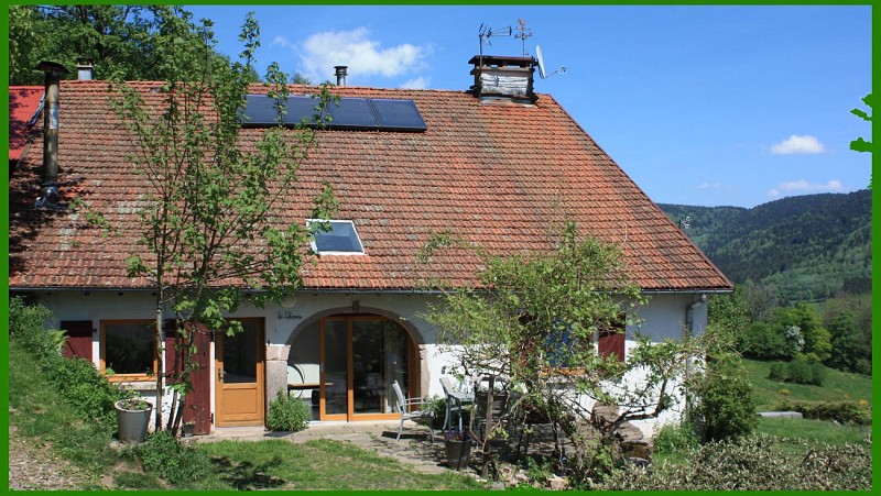 un appartement avec entrée indépendante et terrasse privée