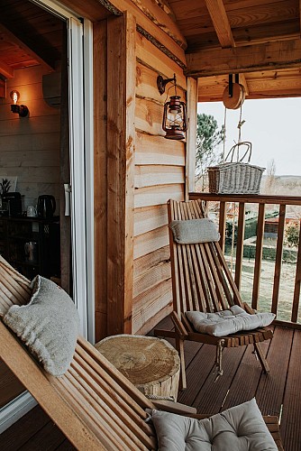 2023 - ROQU - Cabane Lou Pignada - Terrasse - ©Allyson LAFFITTE Photographe