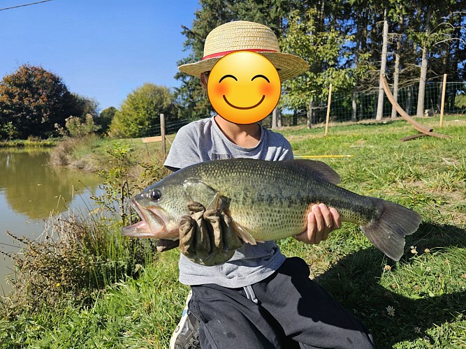 black bass 55 cm gite l'etang des soays