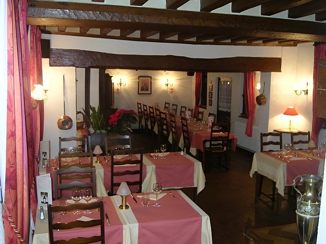 LaFermeduRoy-Restaurant-Lisieux-salle