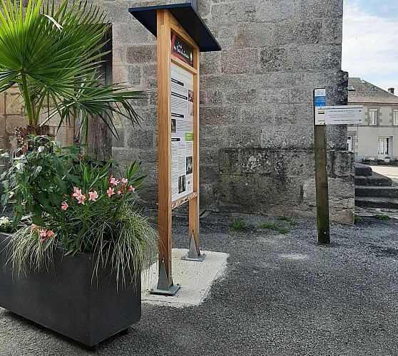 Circuit des Monts du Limousin - Panneau à La Jonchère-Saint-Maurice