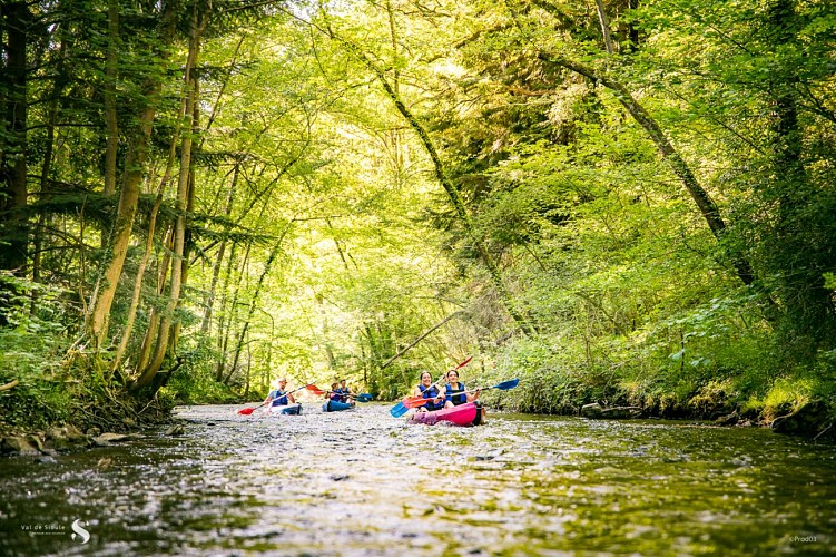 Canoeing on the Sioule - Aqua Canoë