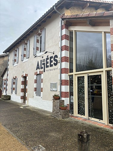 2024 - STJUS - Restaurant Les Allées - Extérieur - ©OT Landes d'Armagnac - LT (2)