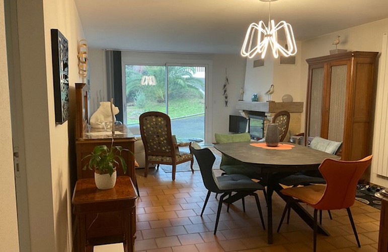 Loueurs_Dupont_Salle à manger