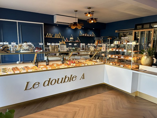 Le Double A