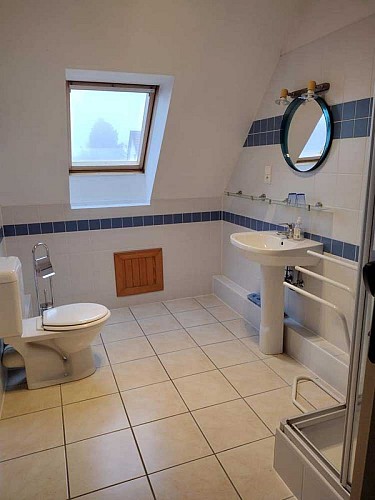 Salle de bains et wc de