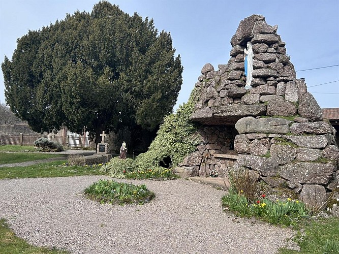 Garden of the lapidary at the Collegiate church St. Florrentius