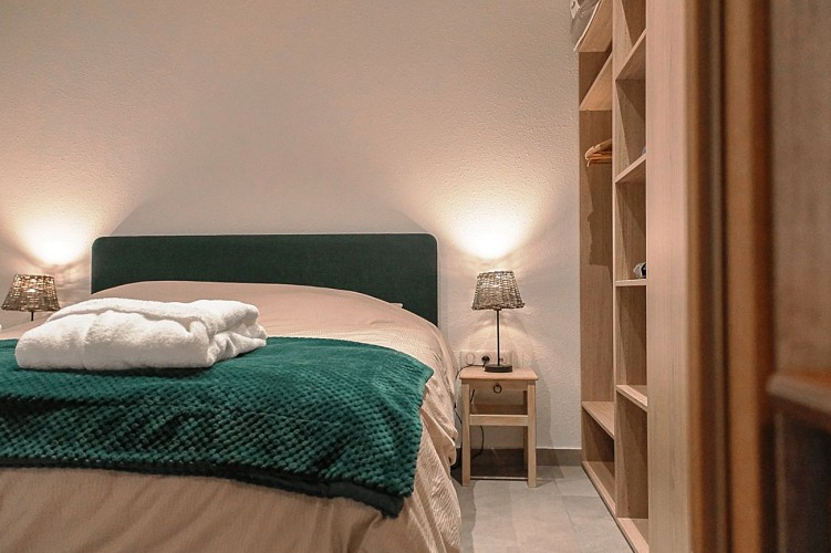 Meublé de MME DOLIS - La parenthèse