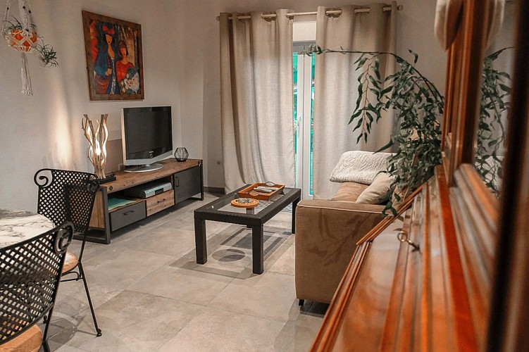 Meublé de MME DOLIS - La parenthèse