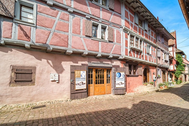 Façade de la maison Alsacienne