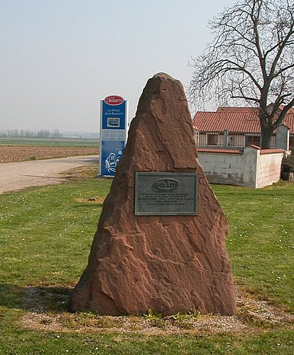 Stèle Jean Bugatti à Duppigheim