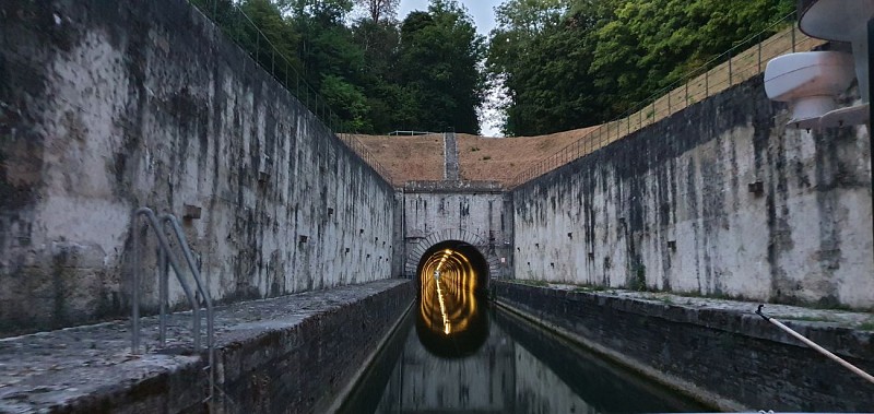 Tunnel de Savoyeux nuit