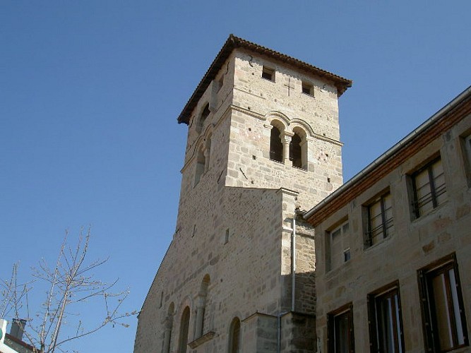 L'église romane et le quartier du prieuré