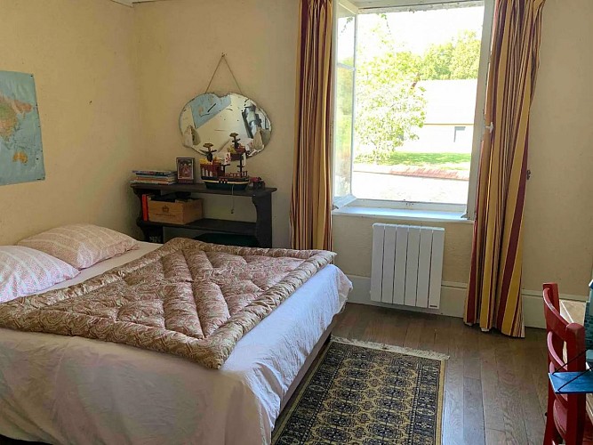 la jeannotte-ray-sur-saone-(12)-chambre rouge