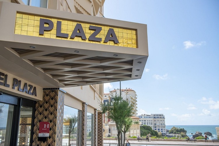 Marquise - Entrée hôtel Plaza - Maurice Rebeix