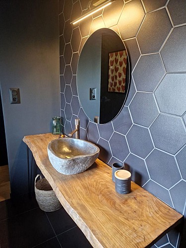 escale-du-vignaud-salle-de-bain-gite-spa-haute-vienne