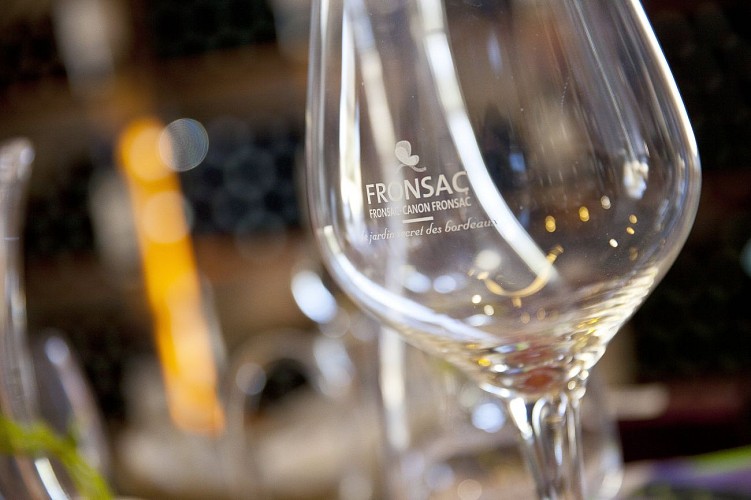 maison des vins fronsac - verre AOC Fronsac